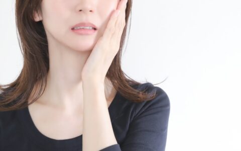 歯がしみる…それ、放っておいて大丈夫？|原因と治療法、自宅でできる対処法を徹底解説